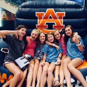 Meet your Posher, Ella